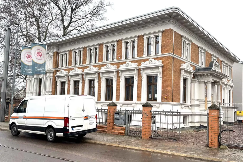 Franke Stuck und Putz GmbH - Wir geben Ihrem Haus das Gesicht. - Stuck & Putz vom Meisterbetrieb. - Leistungen - Sanierung denkmal­geschützter Fassaden